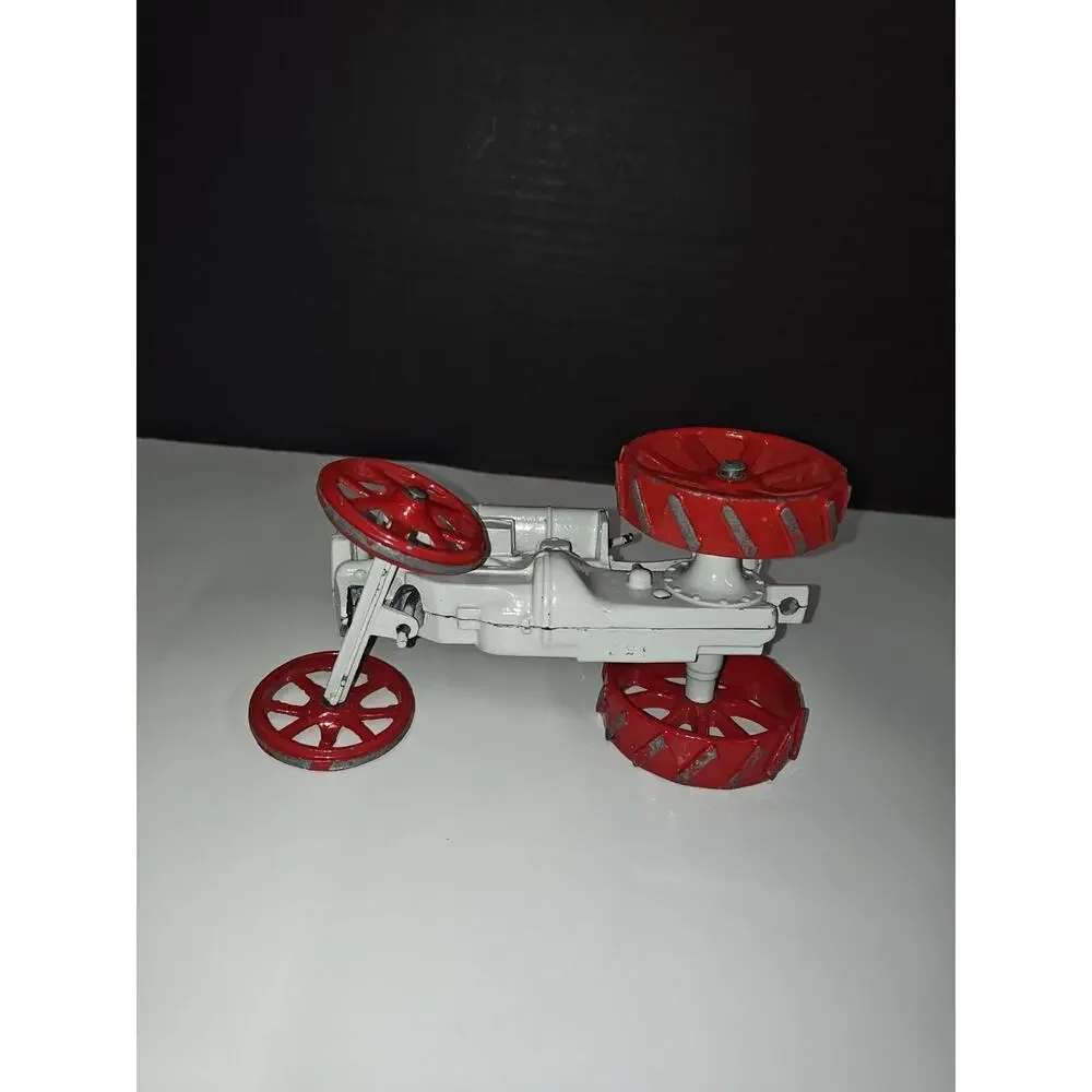 ERTL Vintage Fordson Farm Tractor Diecast Model 1/16 Scale Metal Toy Die-Cast